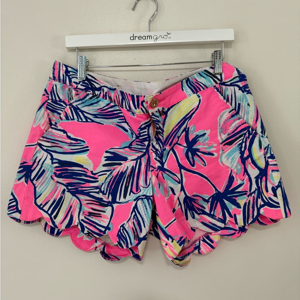 Lilly Pulitzer Pink Floral Women's the buttercup scalloped Shorts in size 8
